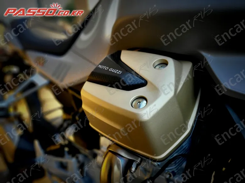 Moto Guzzi V100 Mandello - фото 4