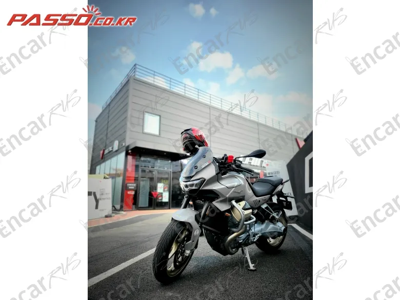 Moto Guzzi V100 Mandello - фото 6