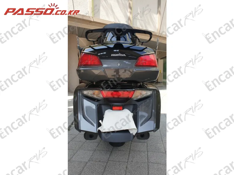 HONDA GOLDWING 1800 - фото 2