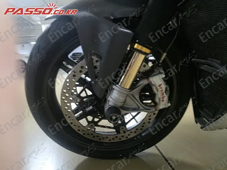 DUCATI STREETFIGHTER V4 SP - фото 5
