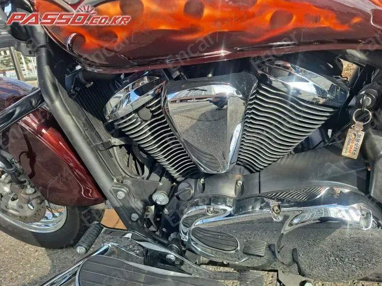 Kawasaki Vulcan 900 Classic - фото 4