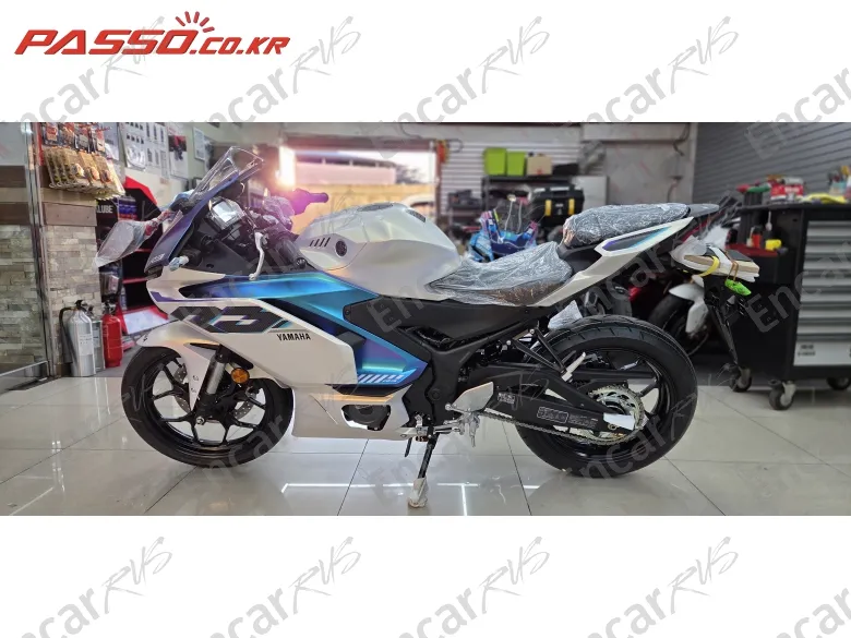 YAMAHA YZF R3 - фото 1