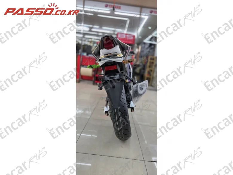 YAMAHA YZF R3 - фото 2