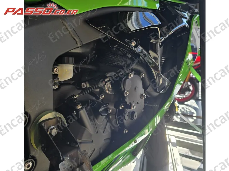 Kawasaki Zx 6 R - фото 4