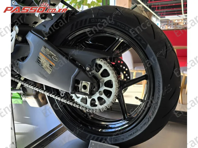 Kawasaki Zx 6 R - фото 5