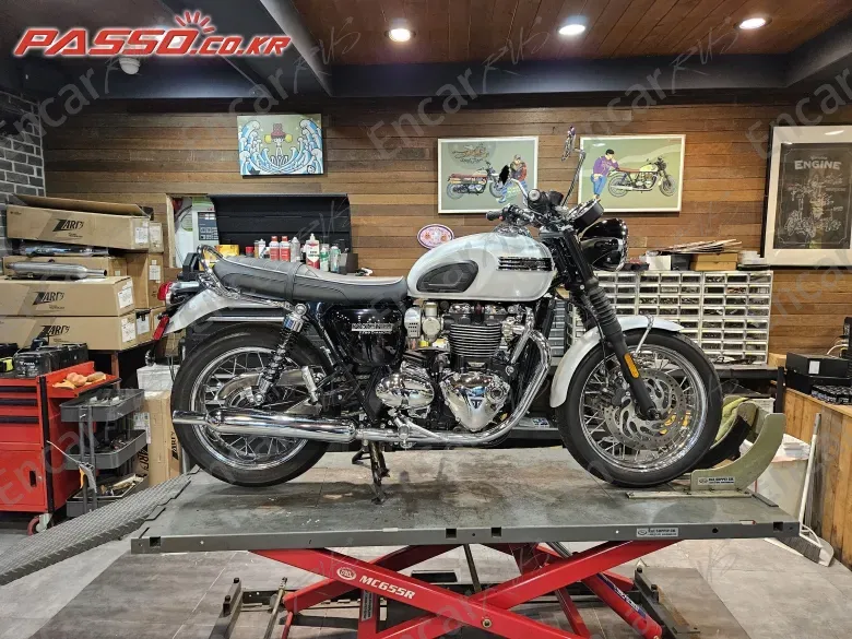Triumph Bonneville T120 - фото 0