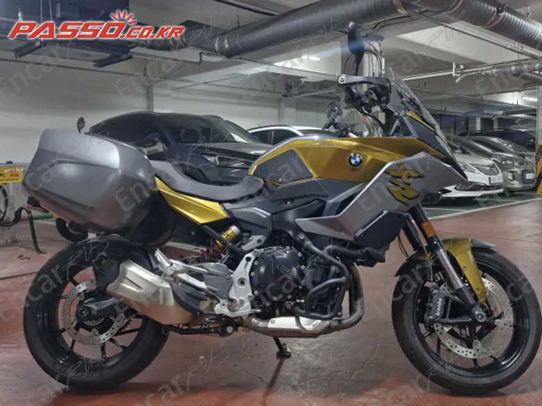 BMW F 900 XR