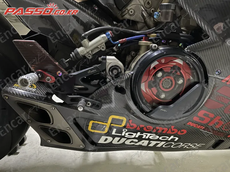 Ducati Panigale V4 S - фото 4