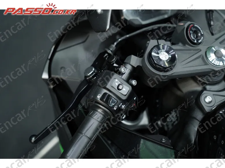KAWASAKI ZX 6 R - фото 3