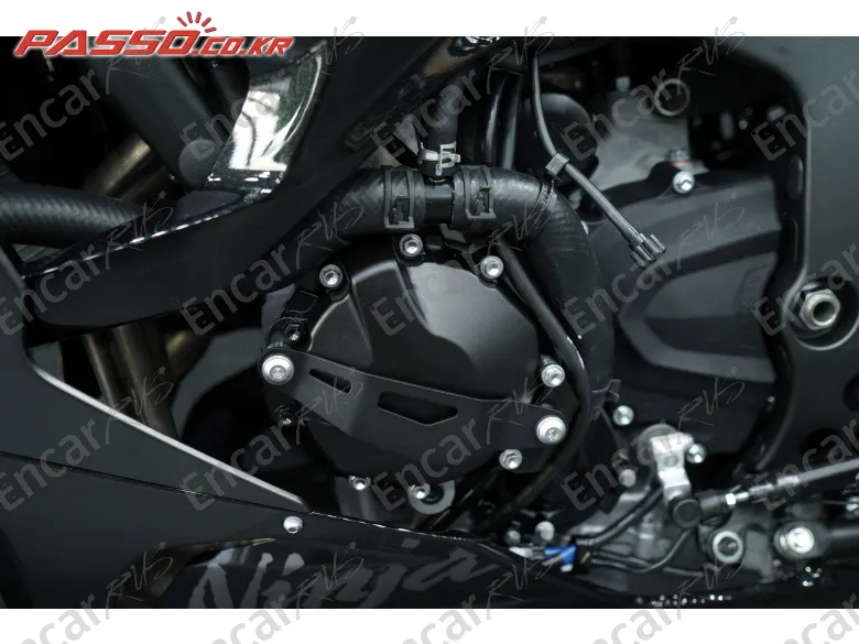 KAWASAKI ZX 6 R - фото 4