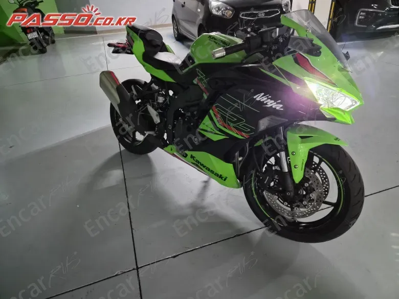 KAWASAKI NINJA ZX 4 RR - фото 0