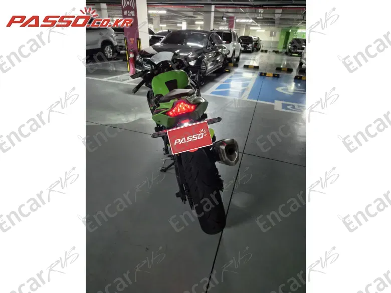 KAWASAKI NINJA ZX 4 RR - фото 2
