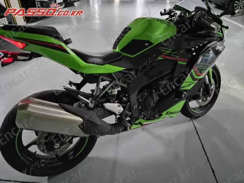 KAWASAKI NINJA ZX 4 RR - фото 4