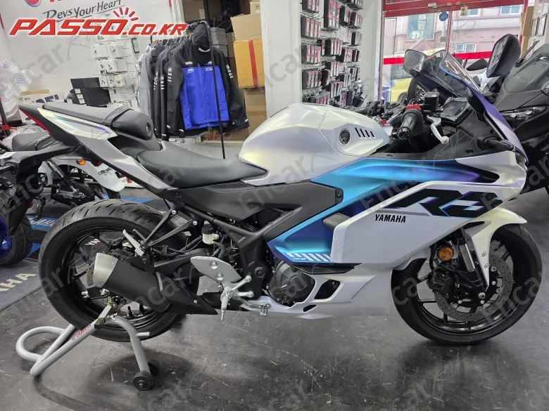 YAMAHA YZF R3 - фото 0