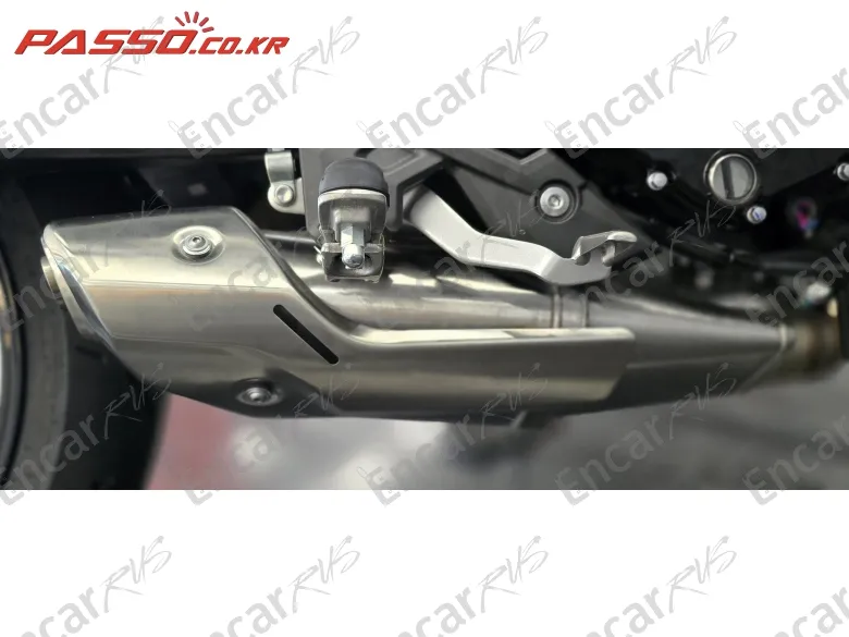Kawasaki Z 650 Rs Abs - фото 6