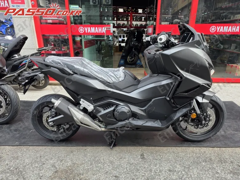 HONDA FORZA 750 - фото 0
