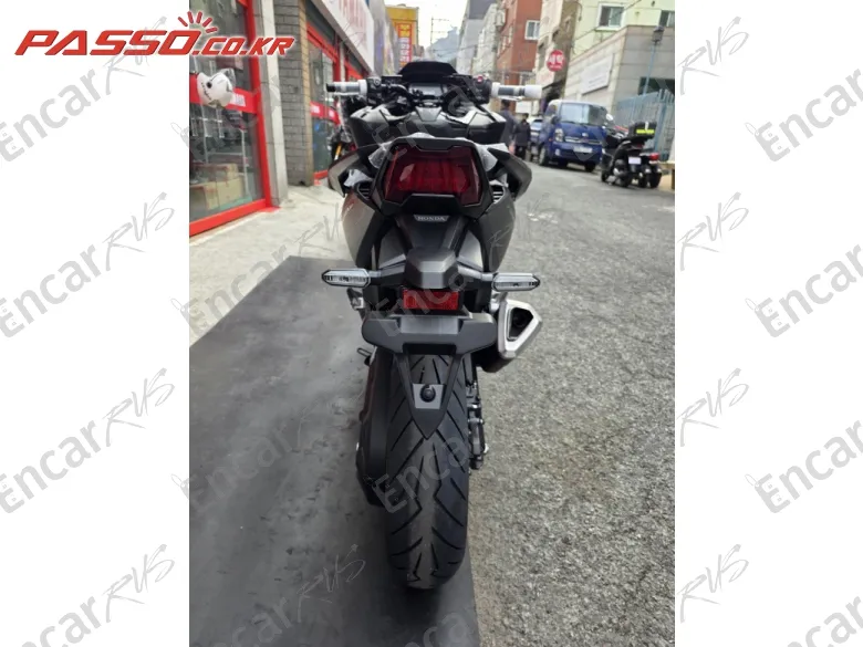 HONDA FORZA 750 - фото 2