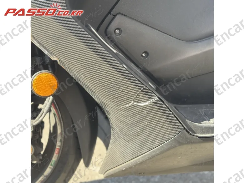 YAMAHA T MAX 560 - фото 4