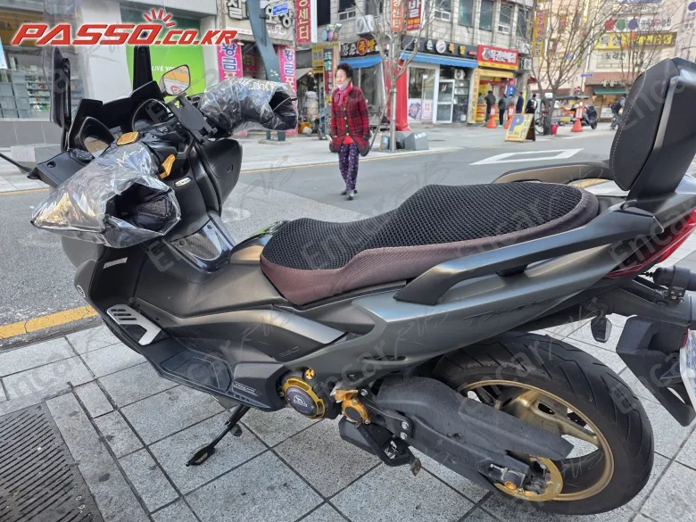 YAMAHA T MAX 560 - фото 1