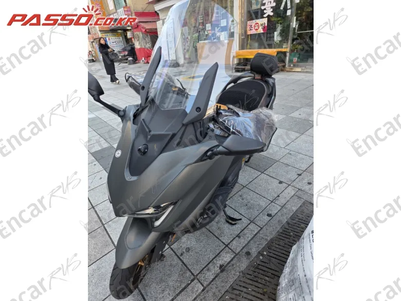 YAMAHA T MAX 560 - фото 4