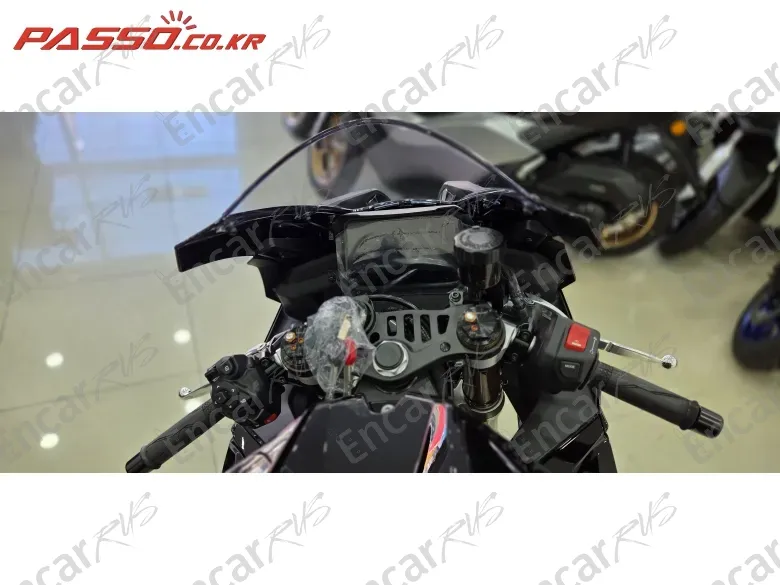 YAMAHA YZF R9 - фото 3
