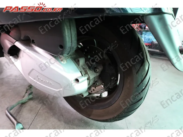 Vespa Gts 300 Super Tech - фото 4