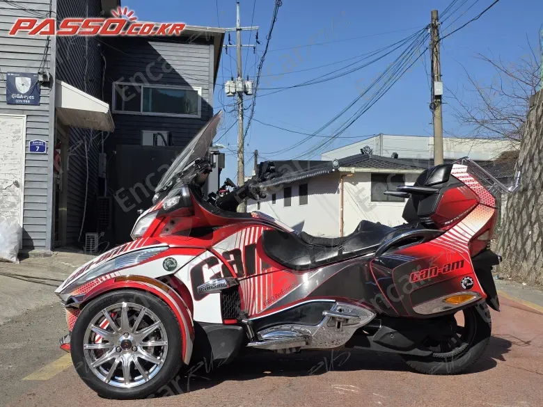 BRP CAN-AM SPYDER RT LIMITED - фото 1