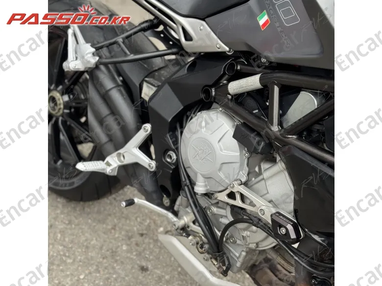 Mv Agusta Brutale 800 Dragster - фото 4