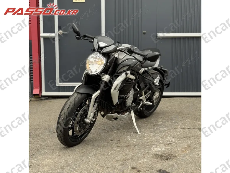 Mv Agusta Brutale 800 Dragster - фото 6