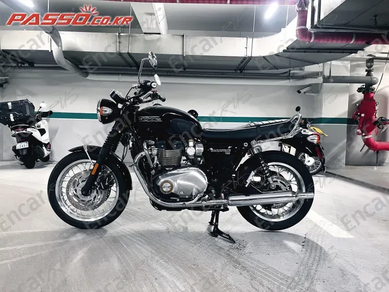 Triumph Bonneville T120 - фото 1
