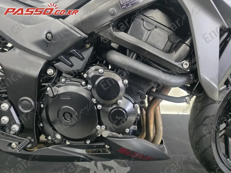 Suzuki Gsx S 750 - фото 3