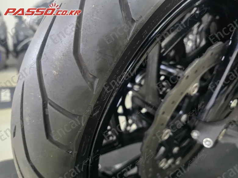 Suzuki Gsx S 750 - фото 5