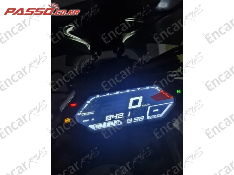 YAMAHA MT 07 - фото 6