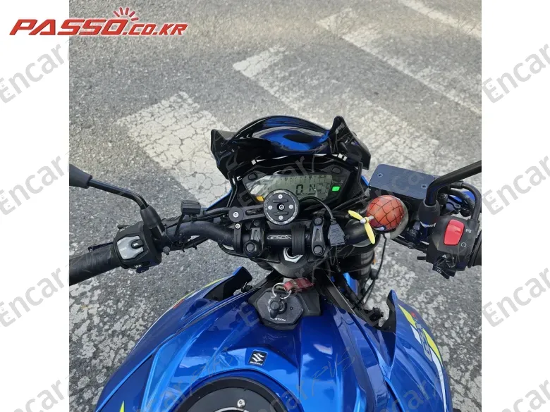 SUZUKI GSX S 750 - фото 3