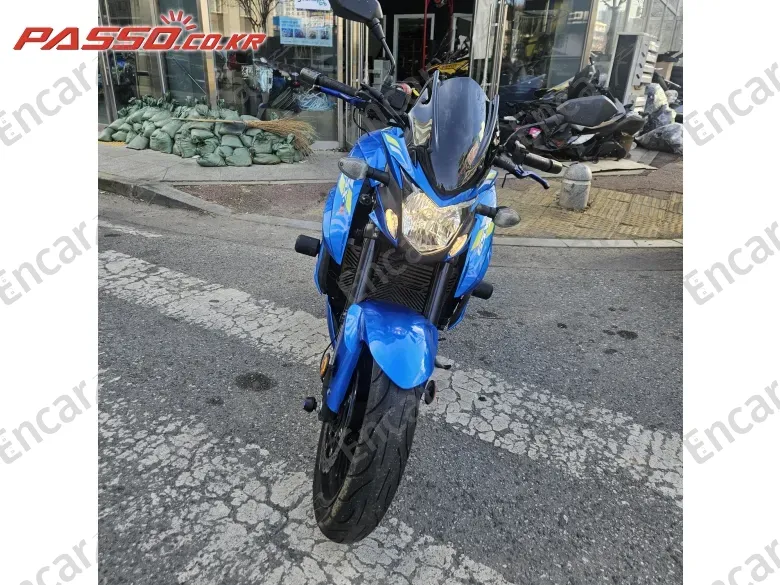 SUZUKI GSX S 750 - фото 6