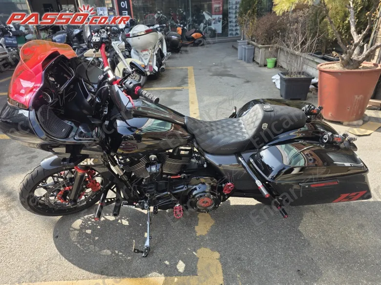 HARLEY-DAVIDSON ROAD GLIDE SPECIAL - фото 1