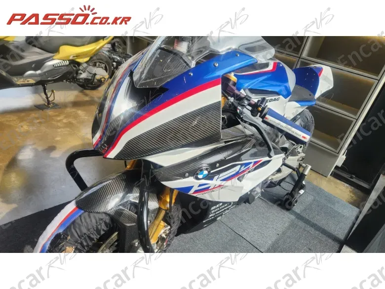 BMW HP4 RACE - фото 1