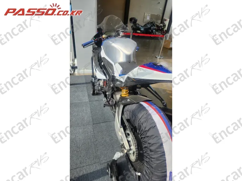 BMW HP4 RACE - фото 2