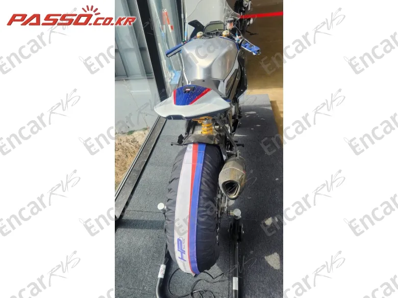 BMW HP4 RACE - фото 5