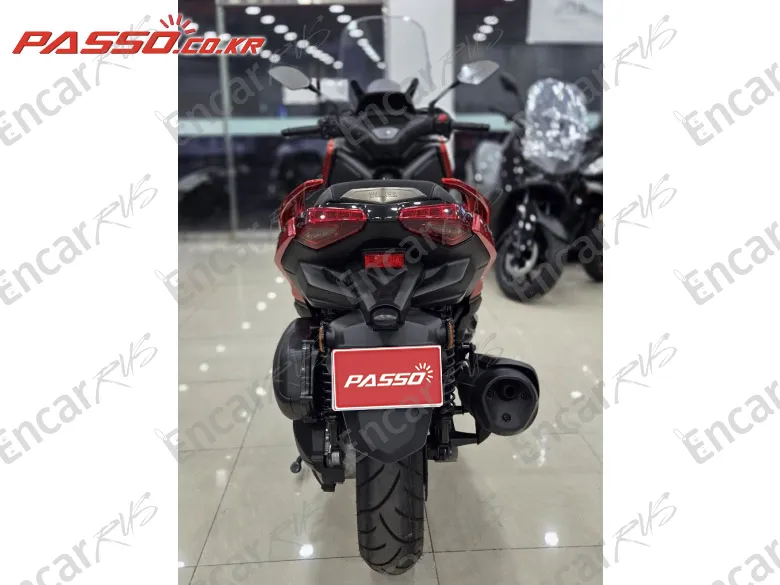 YAMAHA X MAX 300 ABS - фото 2