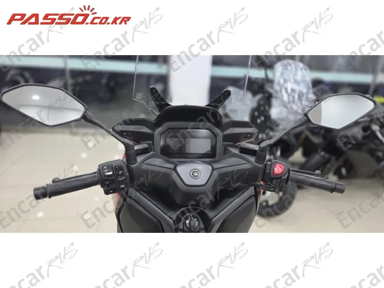 YAMAHA X MAX 300 ABS - фото 3