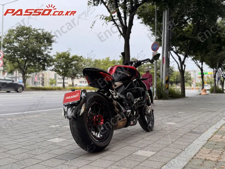 Mv Agusta Dragster 800 Rr - фото 2