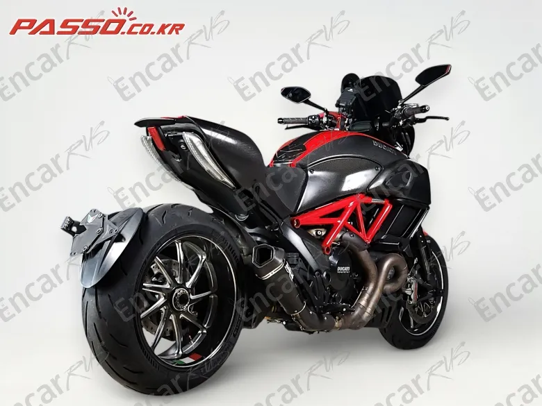 Ducati Diavel Carbon - фото 2