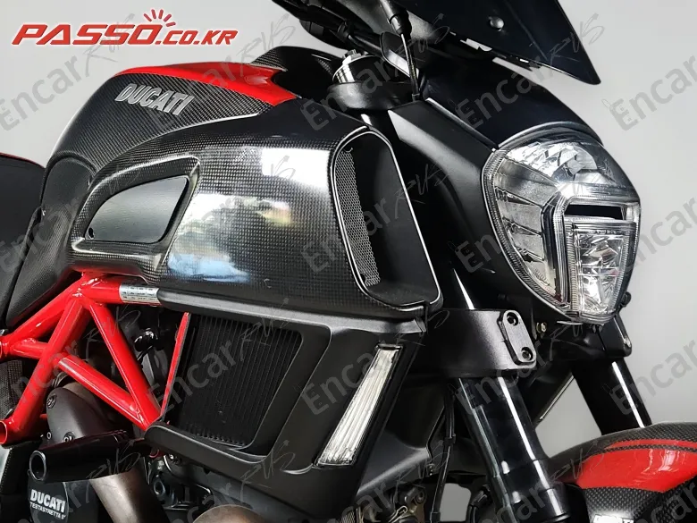 Ducati Diavel Carbon - фото 4