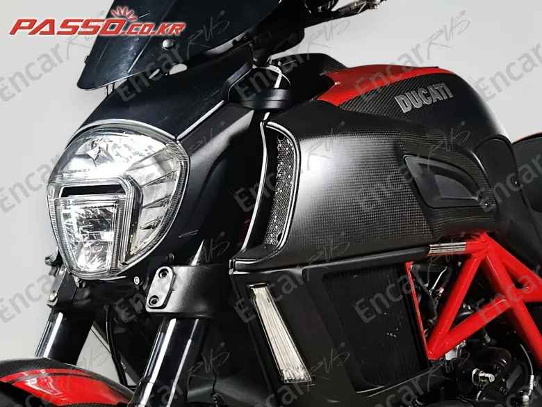 Ducati Diavel Carbon - фото 5