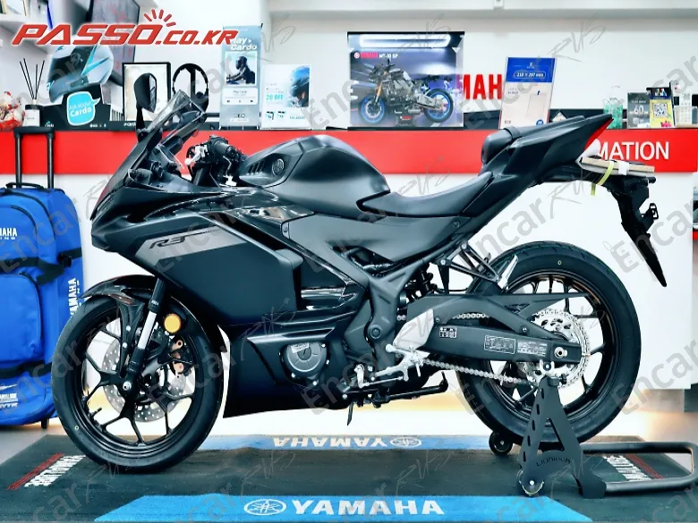 YAMAHA YZF R3 - фото 1