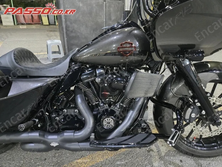 HARLEY-DAVIDSON ROAD GLIDE SPECIAL - фото 4