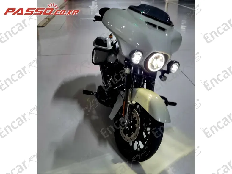 HARLEY-DAVIDSON FLHXSE - фото 4