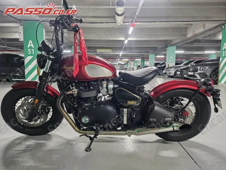 Triumph Bonneville Bobber - фото 1