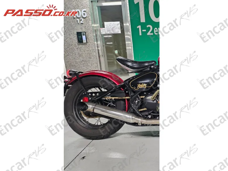 Triumph Bonneville Bobber - фото 6